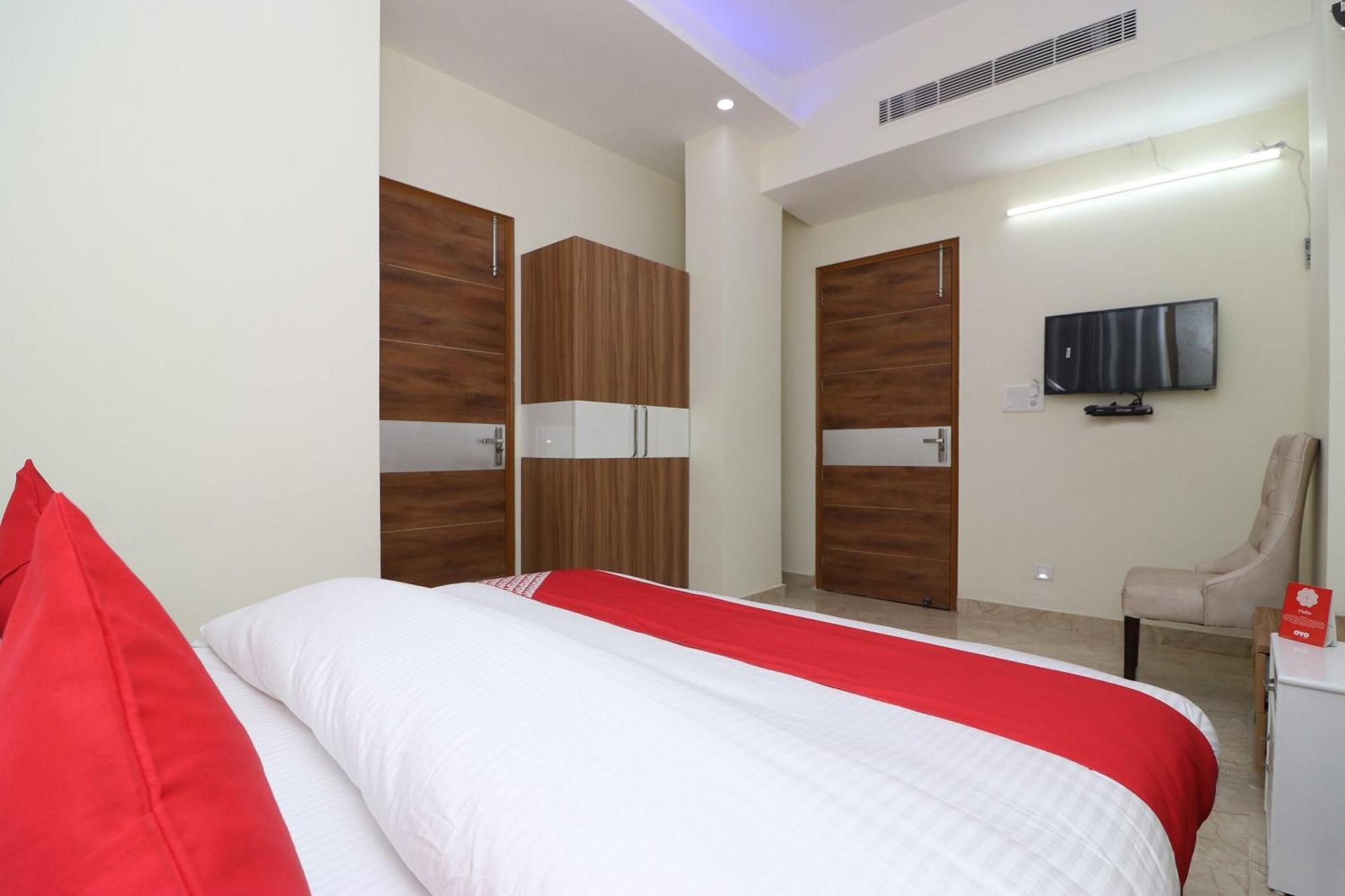 Hotel O The Grand Palace Ґазіабад Екстер'єр фото
